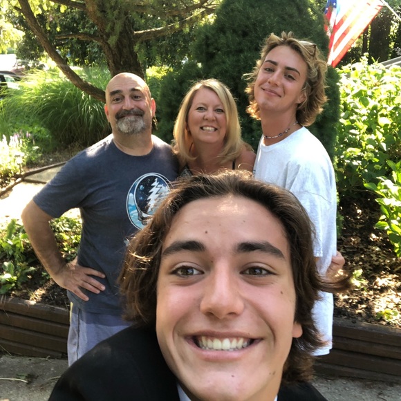 Meet your Posher, Daphne - Picture 3 of 12